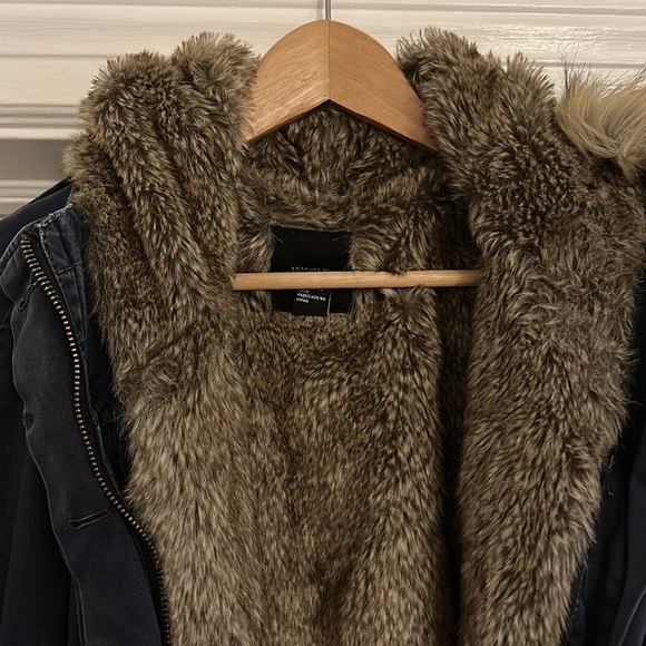 Forever 21 Faux Fur Parka Coat Small - Picture 3 of 3